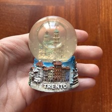 PALLA DI VETRO CON NEVE TRENTO